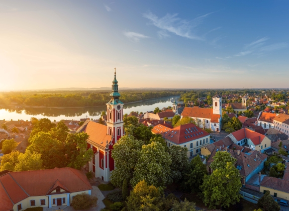budapest_belgrade-serbian-orthodox-cathedral_1726353121_web Belgrade Serbian Orthodox Cathedral. Szentendre city is a beautiful tourist destination near by Budapest. The city of arts. Amazing Danube side promenade is there. it has many orthodox church
