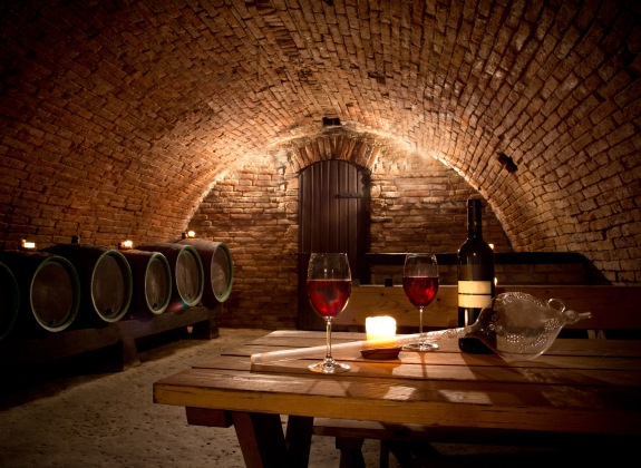 cinque-terre-italy-wine-cellar-wine-tasting