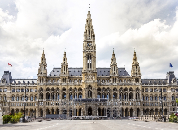 city-hall-vienna-austria_99303481_web