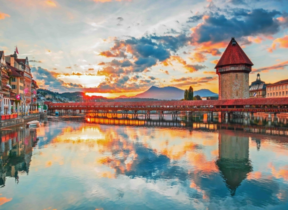 chapel_bridge_lucerne_switzerland
