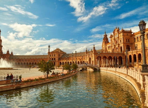 spain-square_plaza-de-espanza_Seville-Spain