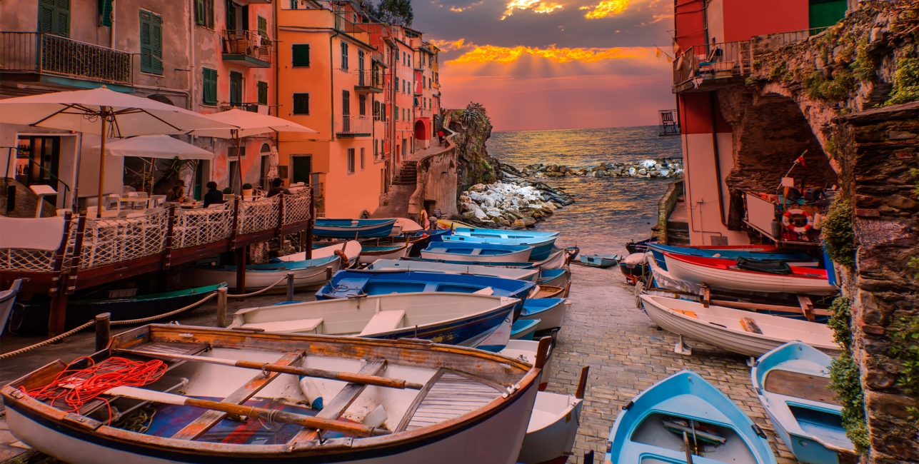 cinque-terre-boats_276815039_web