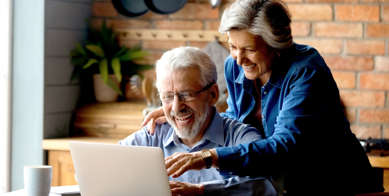 happy couple watching railbookers webinars