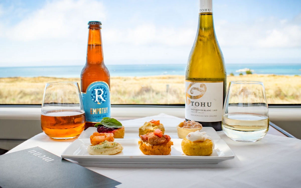 Coastal-Pacific-Scenic-Plus-Canapes-on-the-coast
