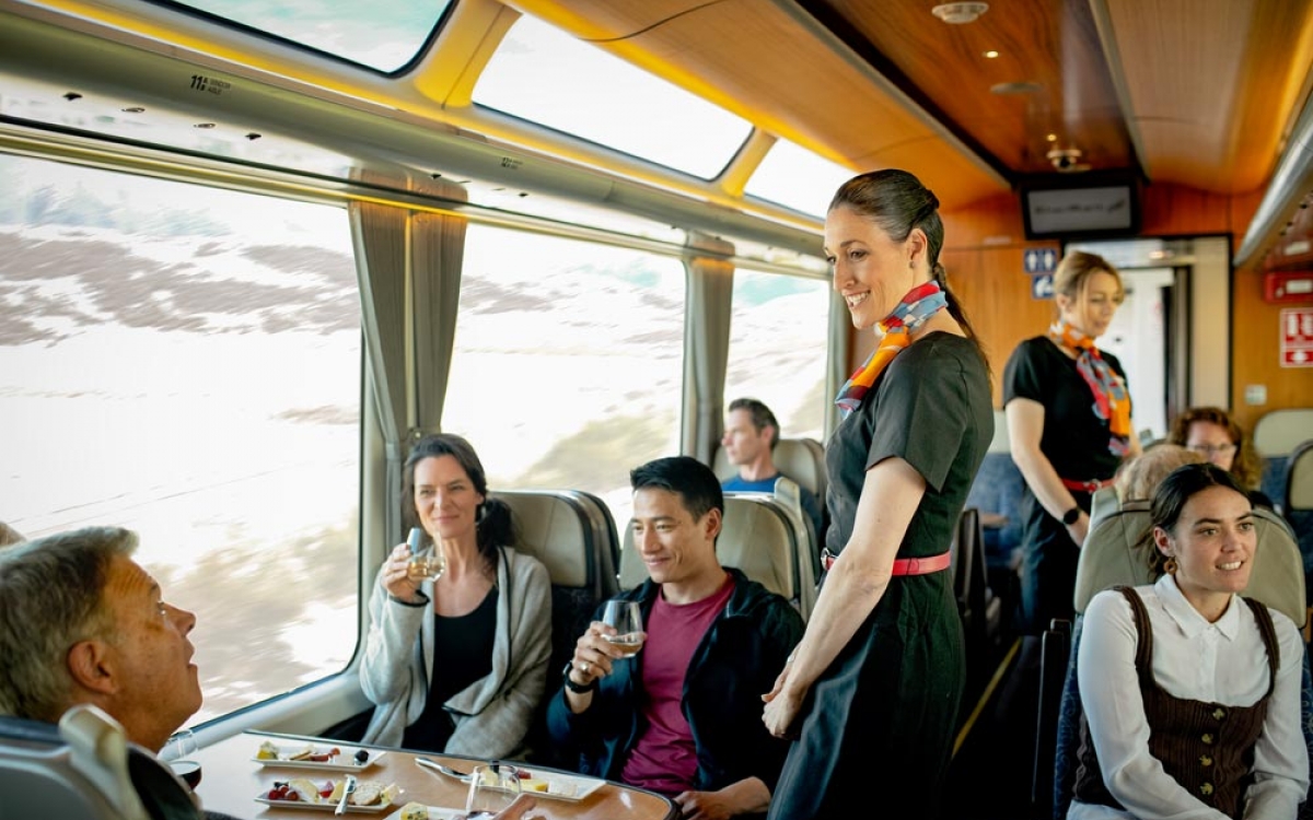 Scenic-Plus-Carriage-Atmosphere