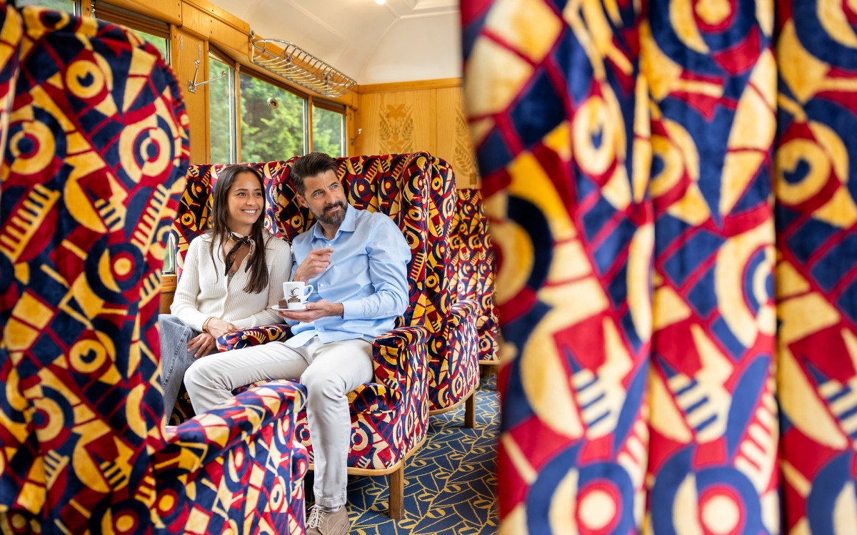 ©Rhaetian Railway bernina pullman class salonwagen auf der berninalinie