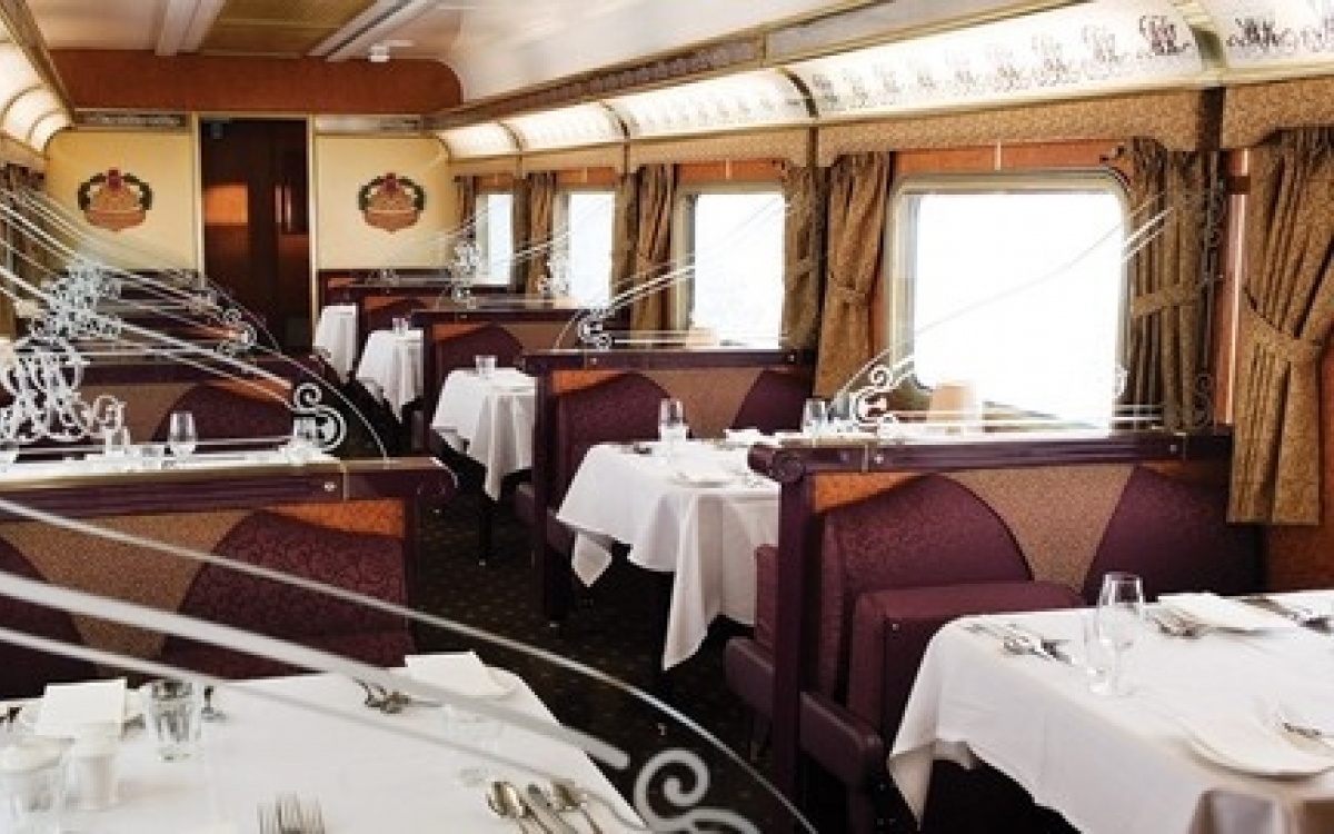 The Dining Car - Indian Pacific An empty dining carriage onboard a train