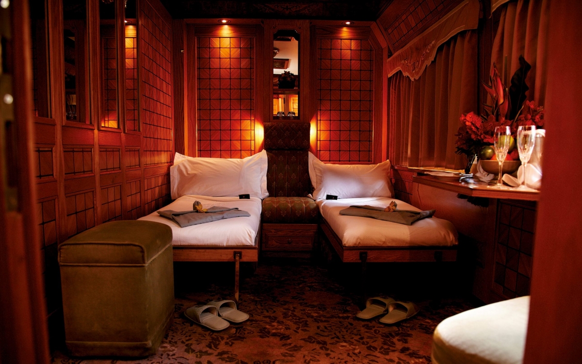 beds in the Presidential cabin onboard the Eastern & Oriental Express