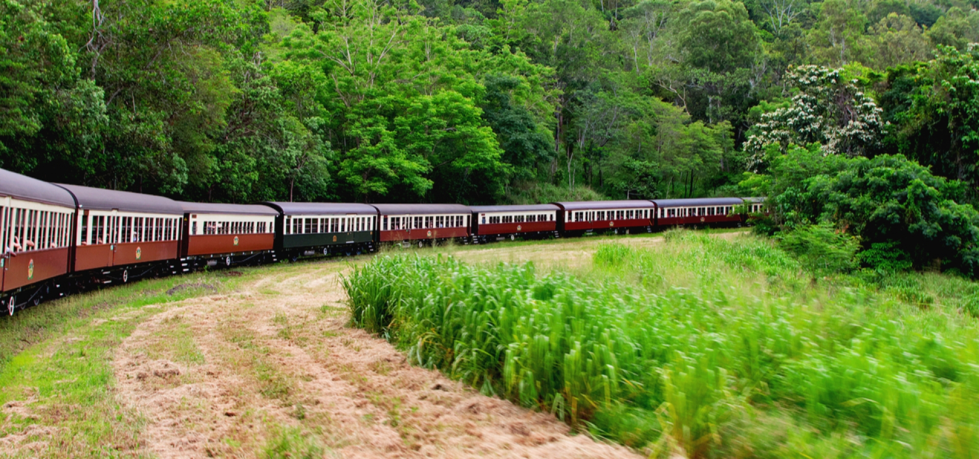 Cairns-Australia-Mountains-Kuranda-Railway_1800x600