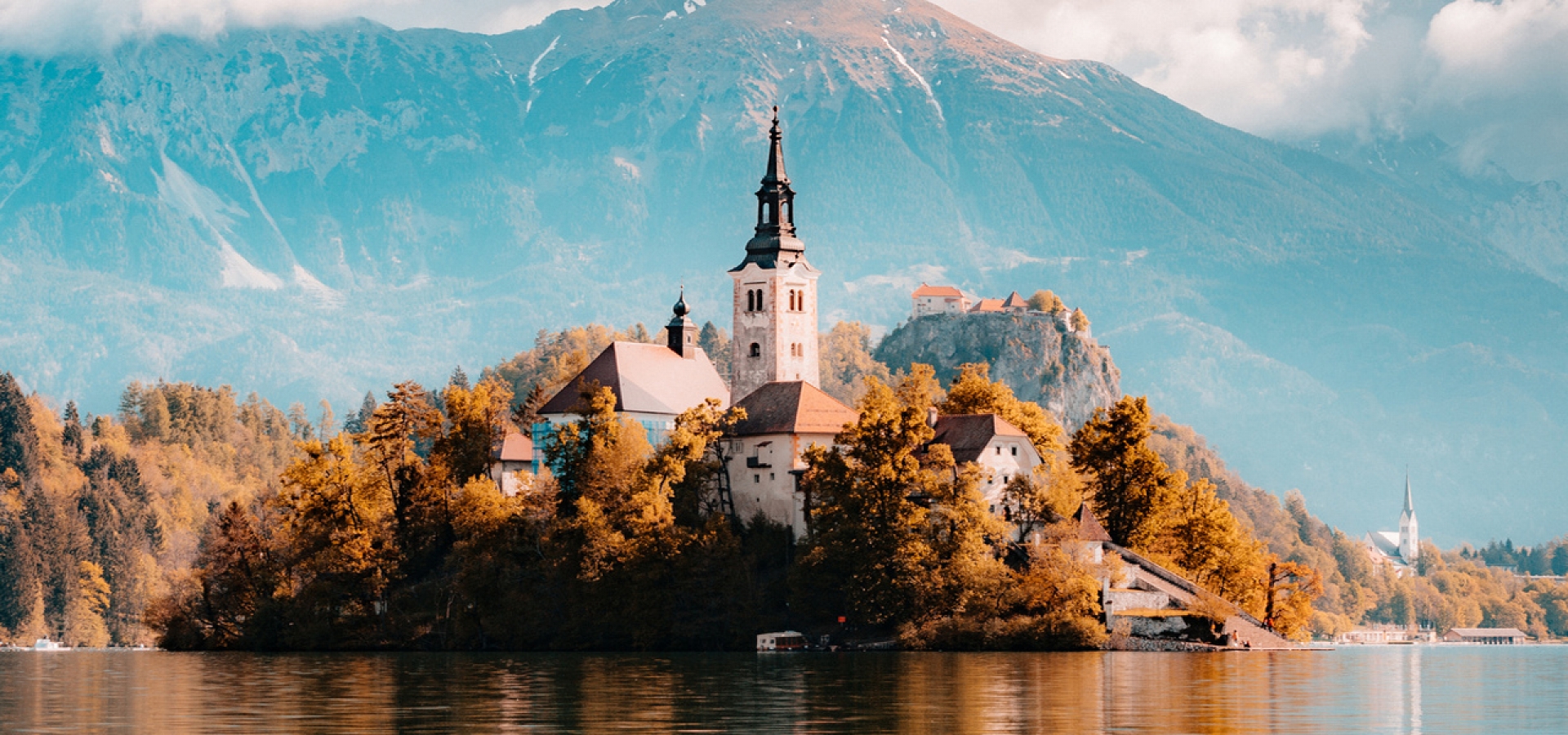 Lake-Bled-in-Slovenia-Europe-1800x600