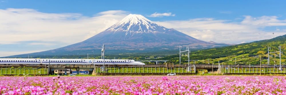 1.-Shinkansen-Bullet-Train-Japan-1800x600