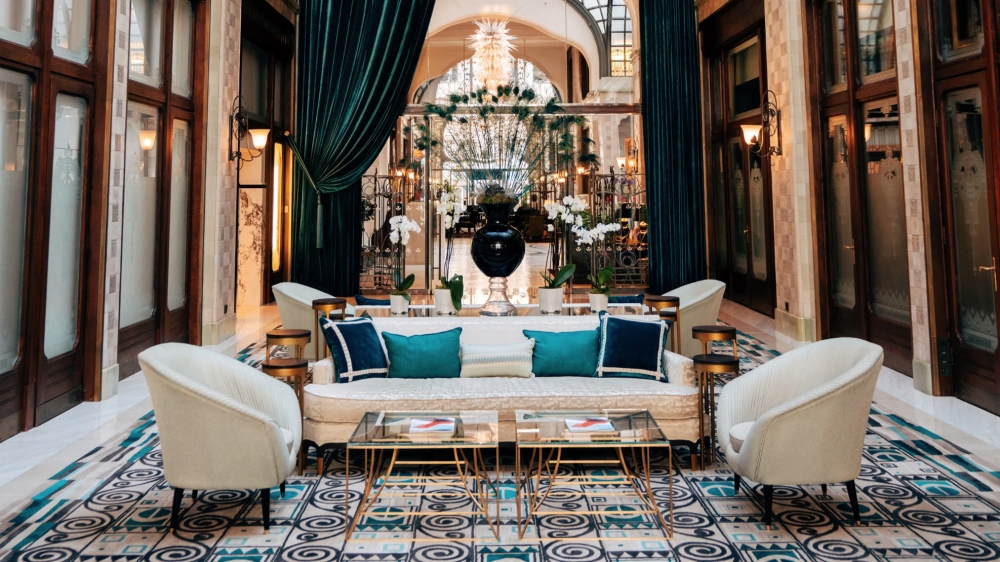 four_seasons_hotel_gresham_palace_budapest_lobby
