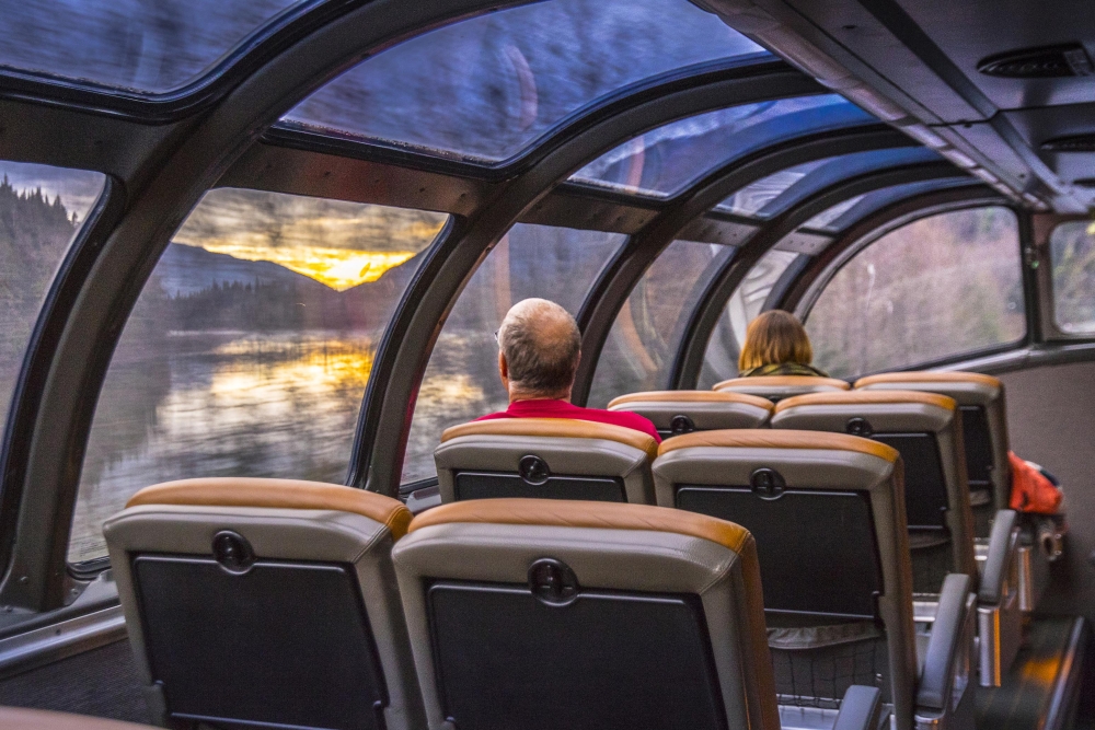 VIA-Rail_traveler in dome observation car
