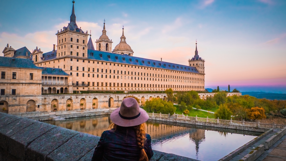 frailes-garden-san-lorenzo-de-el-escorial-monastery-madrid-spain-capital_1237847368_web