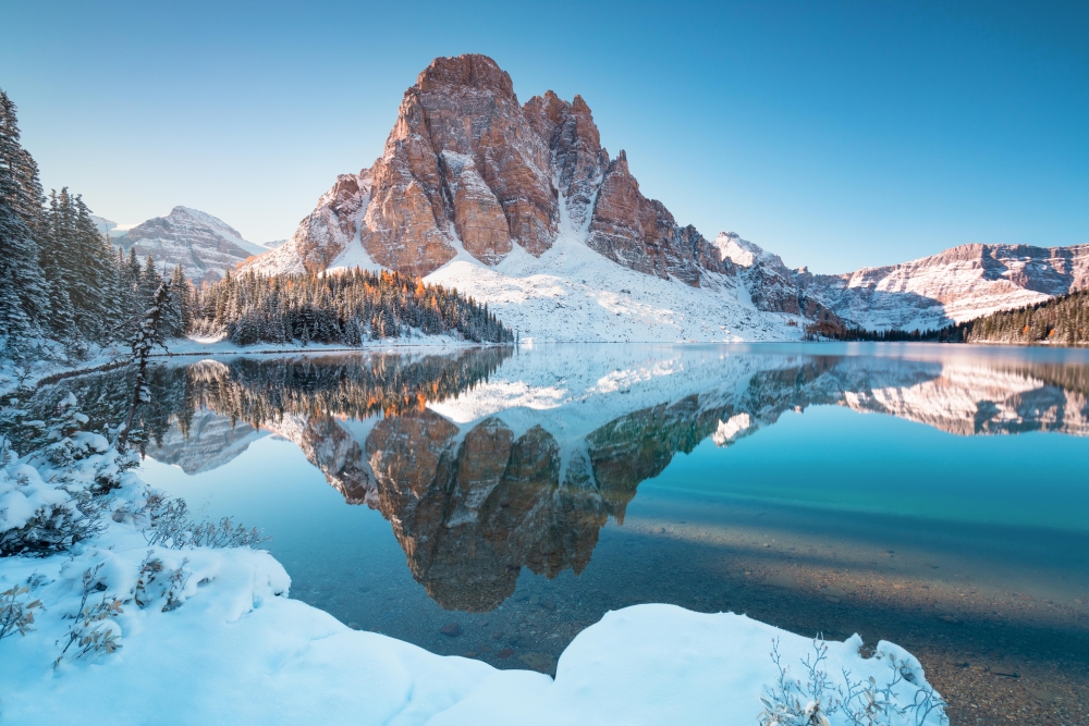 lake-louise-candian-rockies-canoes_1615893853