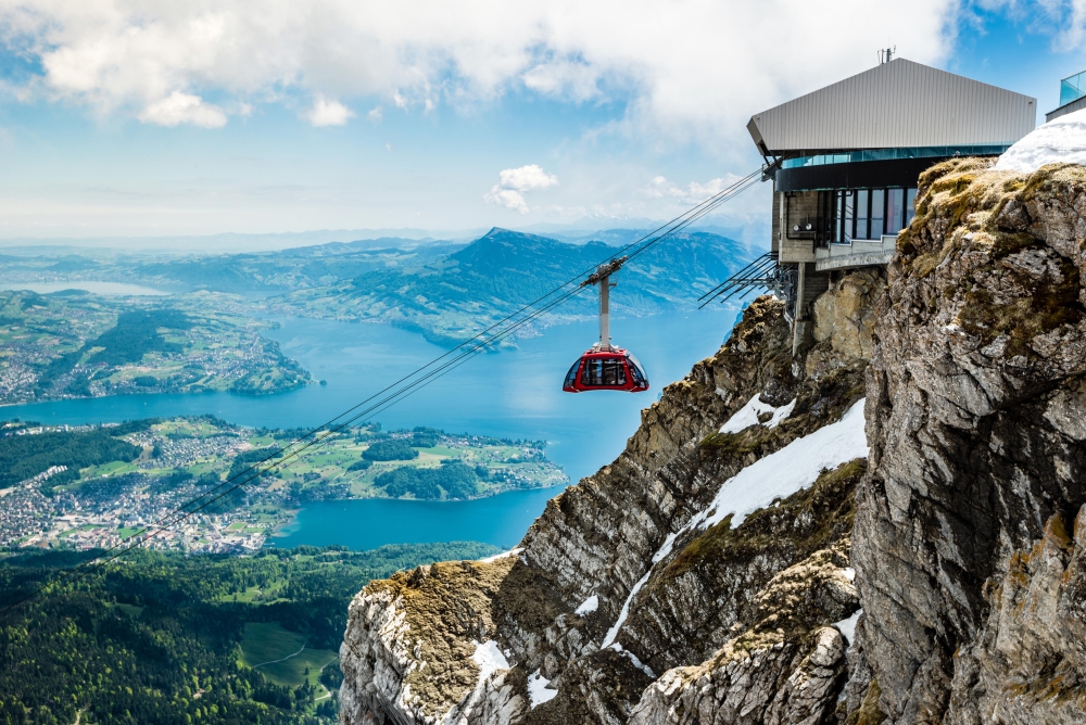 mount-pilatus-gondola-web