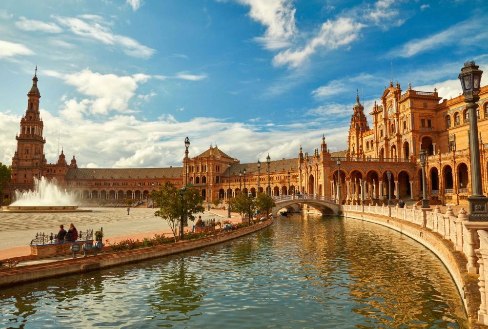 spain-square_plaza-de-espanza_Seville-Spain