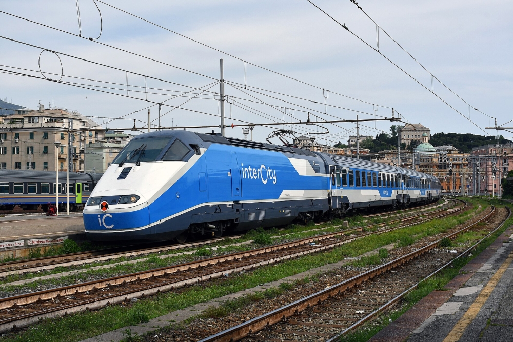 Italy_Trenitalia_Intercity